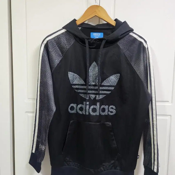 [BUNJANG] Adidas Trefoil Snake Pattern Hoodie / 아디다스 검정 후드티 트레포일 스네이크 패턴