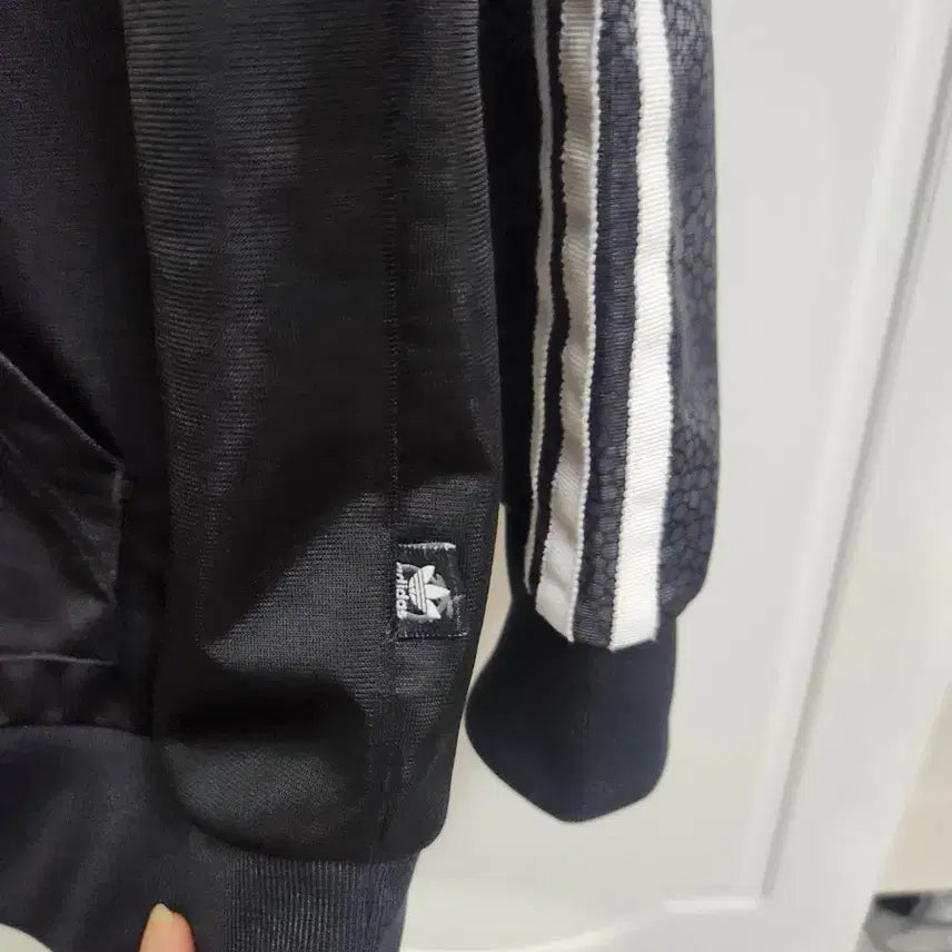 [BUNJANG] Adidas Trefoil Snake Pattern Hoodie / 아디다스 검정 후드티 트레포일 스네이크 패턴