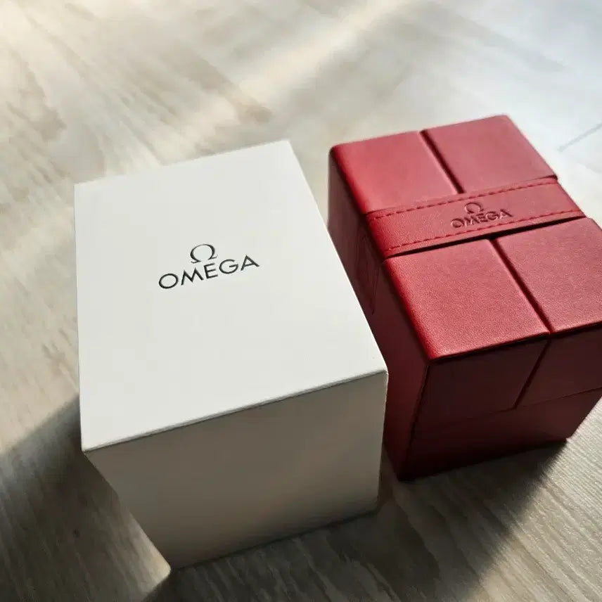 [BUNJANG] Omega Genuine Watch Case / 오메가 정품 시계케이스 팝니다 미사용