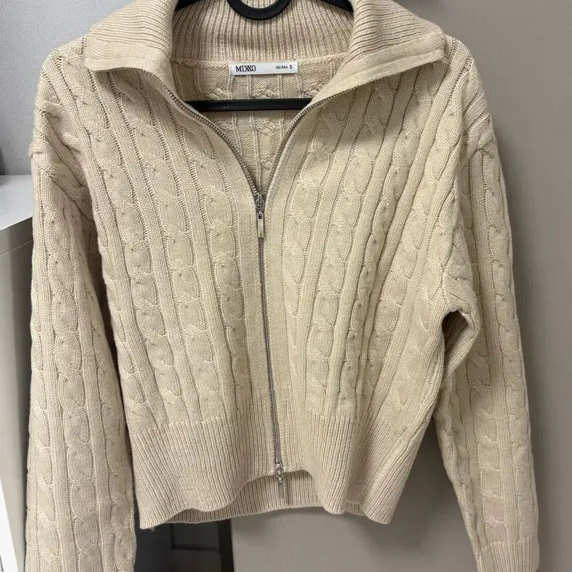 [BUNJANG] MIXXO Cable Knit Zip-Up Cardigan / 미쏘 꽈배기 니트 집업 가디건