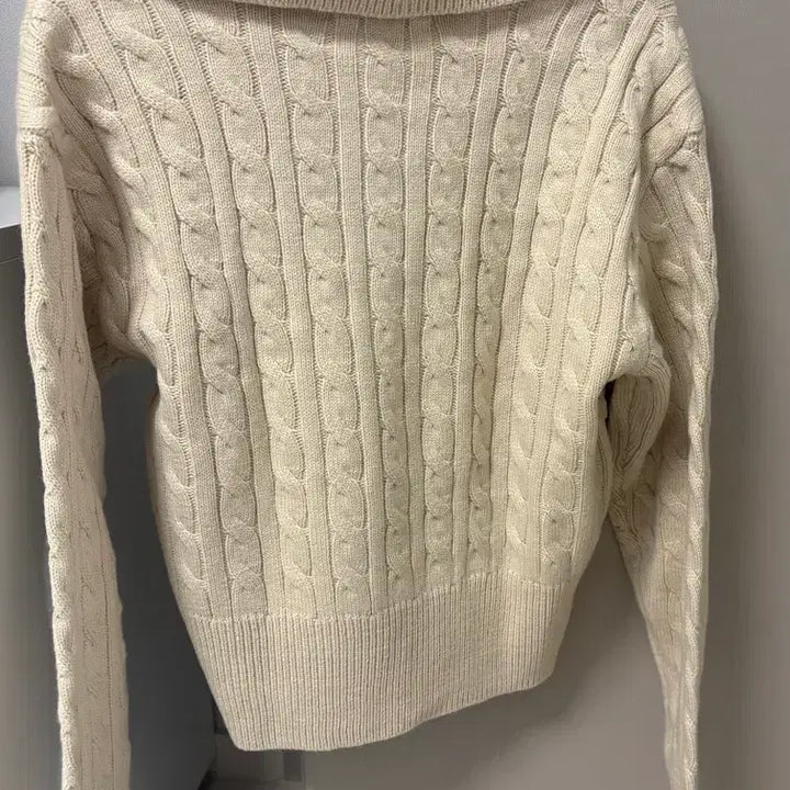 [BUNJANG] MIXXO Cable Knit Zip-Up Cardigan / 미쏘 꽈배기 니트 집업 가디건