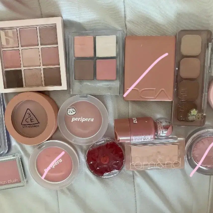 [BUNJANG] Letter From Spring, Rom&nd, Clio Cosmetic Bundle / 화장품 대량일괄판매합니다 레터프롬스프링봄웜롬앤클리오