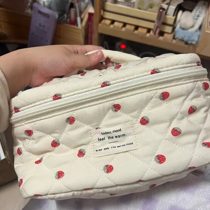 [BUNJANG] Beige Quilted Strawberry Pattern Pouch / 베이지 큰 파우치