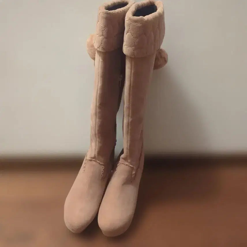 [BUNJANG] Deary Pom-pom Boots / 라떼갸루 히메갸루 리즈리사깔 디어리 폼폼이 부츠 아가일니트 큐롯