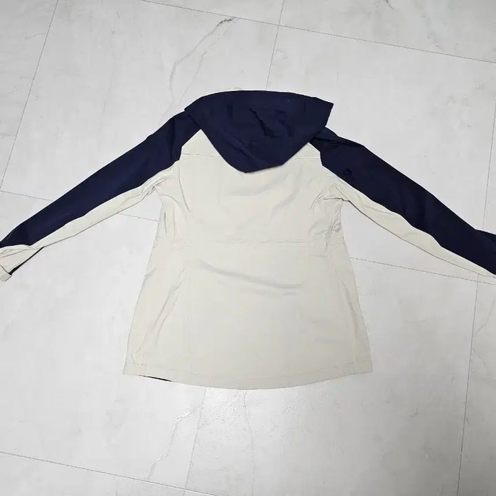 [BUNJANG] Nepa Women's Windbreaker Jacket (Size 90) / 네파 여성 바람막이 점퍼 90 싸이즈 판매