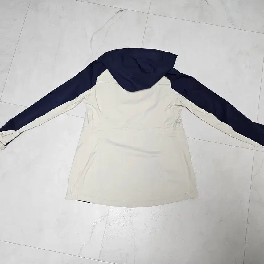 [BUNJANG] Nepa Women's Windbreaker Jacket (Size 90) / 네파 여성 바람막이 점퍼 90 싸이즈 판매