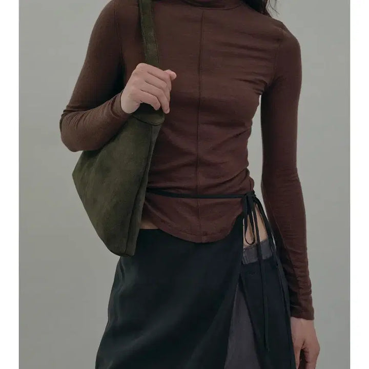 [BUNJANG] OFC Triangle Mini Suede Shoulder Bag / 오에프씨 Triangle Mini Suede Shoulder Bag