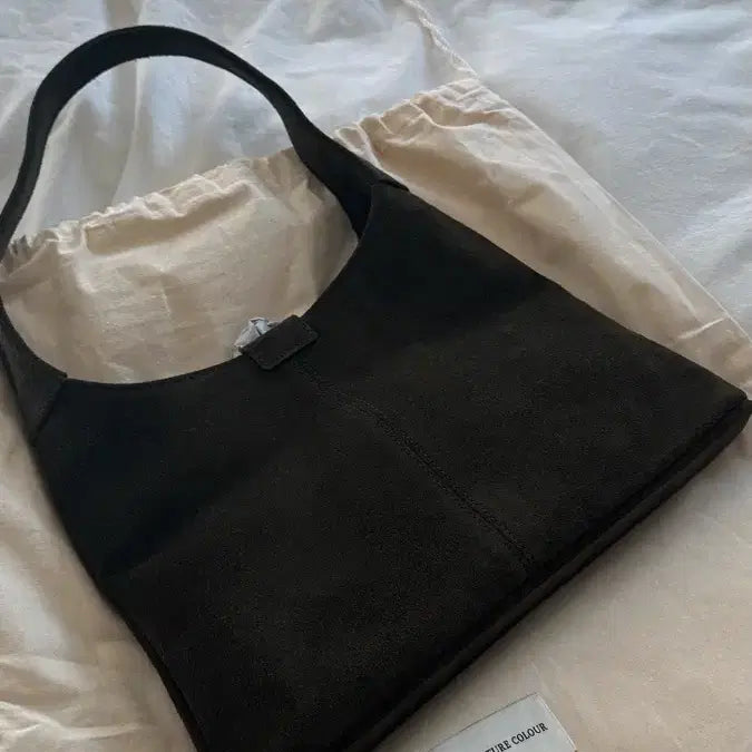 [BUNJANG] OFC Triangle Mini Suede Shoulder Bag / 오에프씨 Triangle Mini Suede Shoulder Bag