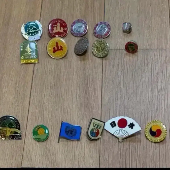 [BUNJANG] Various Badges / 뱃지 산뱃지 유엔뱃지 등