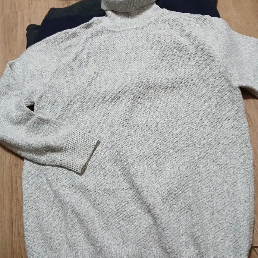 [BUNJANG] Ivory Turtleneck Knit Sweater / 아이보리색 터틀넥 니트 스웨터.105