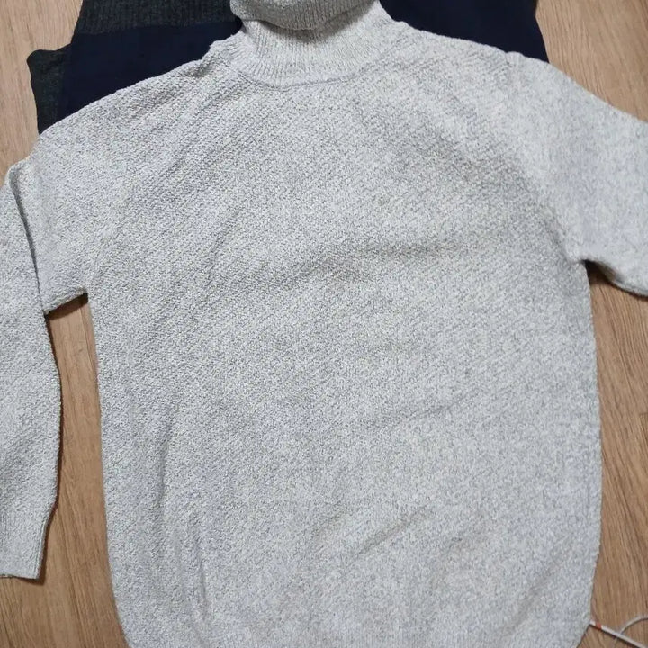 [BUNJANG] Ivory Turtleneck Knit Sweater / 아이보리색 터틀넥 니트 스웨터.105