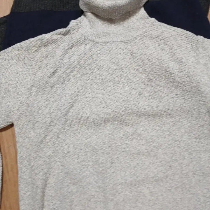 [BUNJANG] Ivory Turtleneck Knit Sweater / 아이보리색 터틀넥 니트 스웨터.105