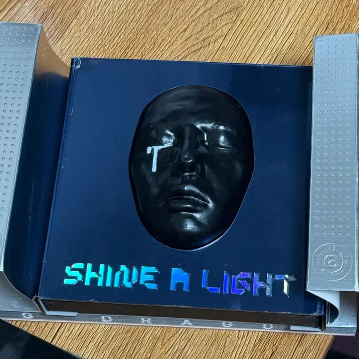 [BUNJANG] G-Dragon Shine A Light DVD + Photobook / 지드래곤 GD SHINE A LIGHT DVD 무삭제판 + 포토북