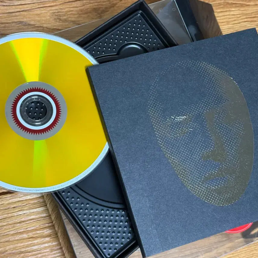 [BUNJANG] G-Dragon Shine A Light DVD + Photobook / 지드래곤 GD SHINE A LIGHT DVD 무삭제판 + 포토북