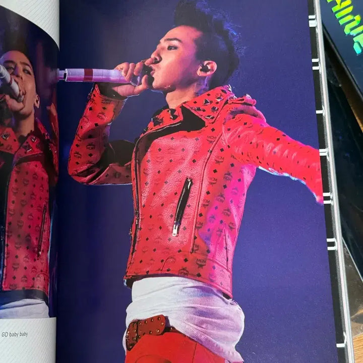 [BUNJANG] G-Dragon Shine A Light DVD + Photobook / 지드래곤 GD SHINE A LIGHT DVD 무삭제판 + 포토북