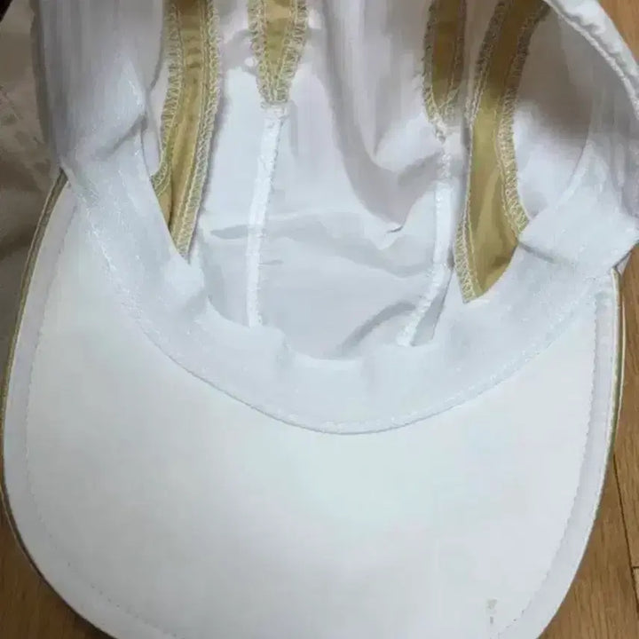 [BUNJANG] Asics White Ball Cap / 하얀모자 아식스 볼캡