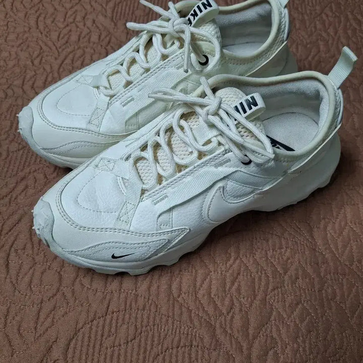 [BUNJANG] Nike TC7900 Women's Sneakers / 240 나이키 TC7900 여성 키높이 운동화 [1053]