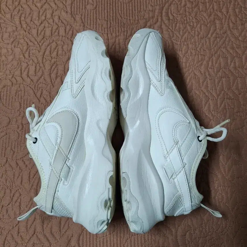 [BUNJANG] Nike TC7900 Women's Sneakers / 240 나이키 TC7900 여성 키높이 운동화 [1053]