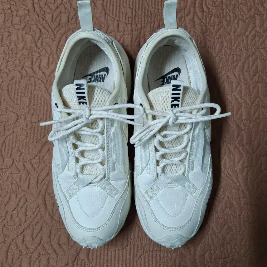 [BUNJANG] Nike TC7900 Women's Sneakers / 240 나이키 TC7900 여성 키높이 운동화 [1053]