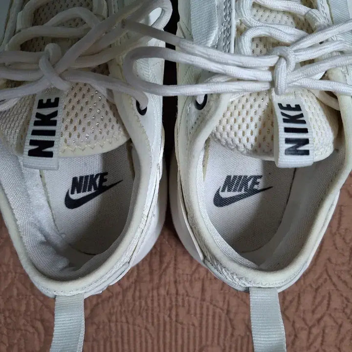 [BUNJANG] Nike TC7900 Women's Sneakers / 240 나이키 TC7900 여성 키높이 운동화 [1053]