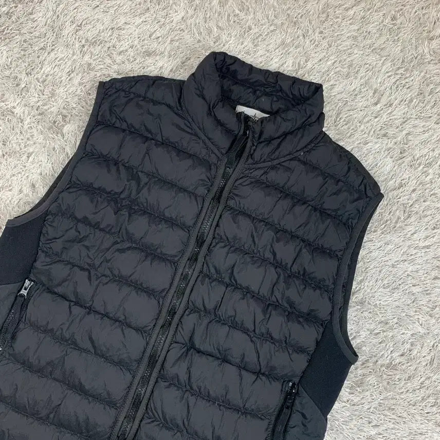 [BUNJANG] Stone Island Garment Dyed Micro Yarn Down Vest Black / [XL] 정품 스톤아일랜드 가먼트 다이드 마이크로 얀 다운 베스트 블랙