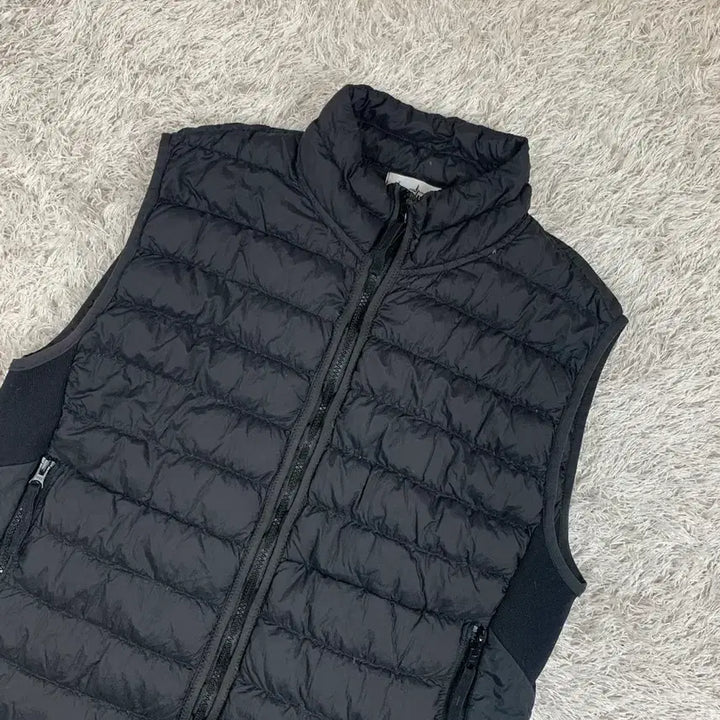 [BUNJANG] Stone Island Garment Dyed Micro Yarn Down Vest Black / [XL] 정품 스톤아일랜드 가먼트 다이드 마이크로 얀 다운 베스트 블랙