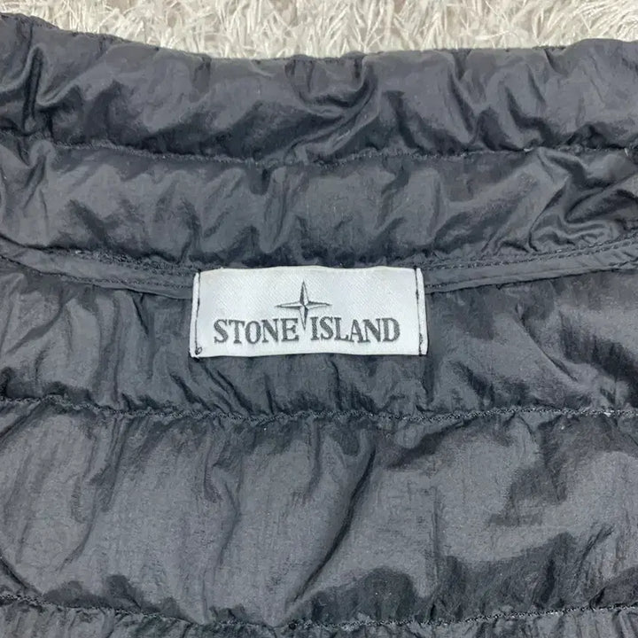 [BUNJANG] Stone Island Garment Dyed Micro Yarn Down Vest Black / [XL] 정품 스톤아일랜드 가먼트 다이드 마이크로 얀 다운 베스트 블랙