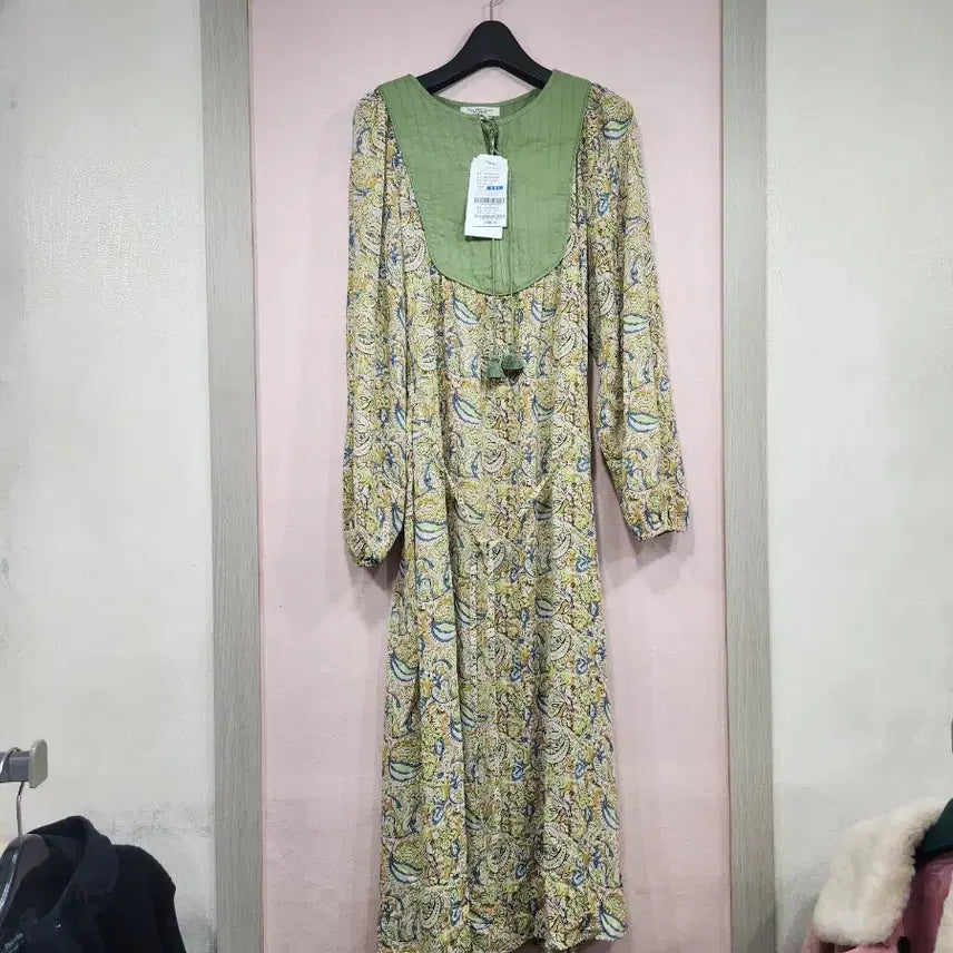 [BUNJANG] Thursday Island Quilted Paisley Long Dress / 써스데이아일랜드 퀼팅페이즐리원피스