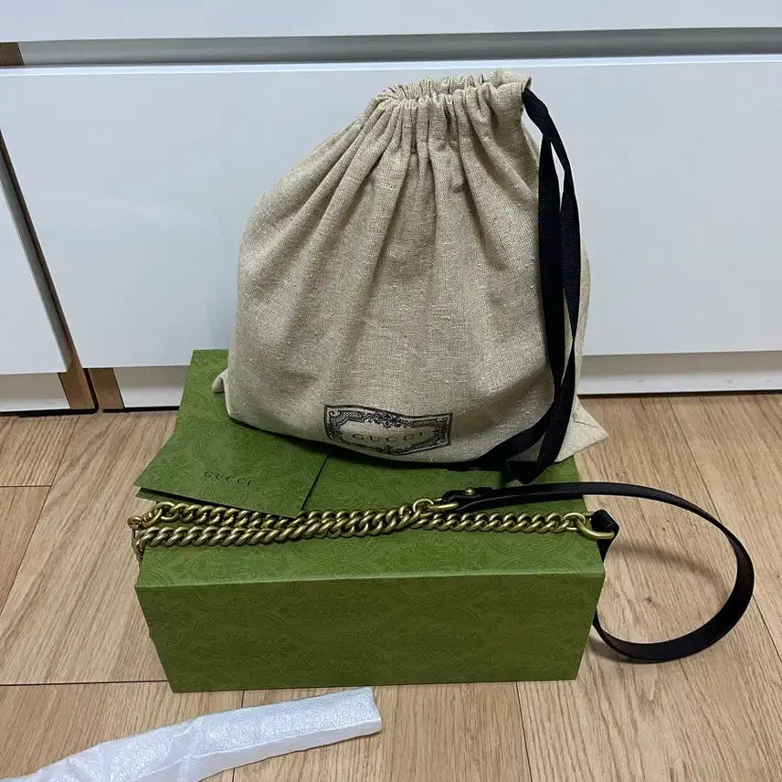 [BUNJANG] Gucci Marmont Mini Top Handle Bag Black / 구찌 마몽 미니 탑 핸들백 블랙 + 풀박스