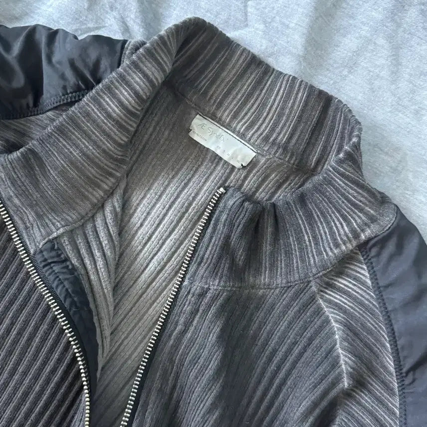 [BUNJANG] Aesthetics Zip-up Cardigan / 에이시네틱스 집업가디건 s