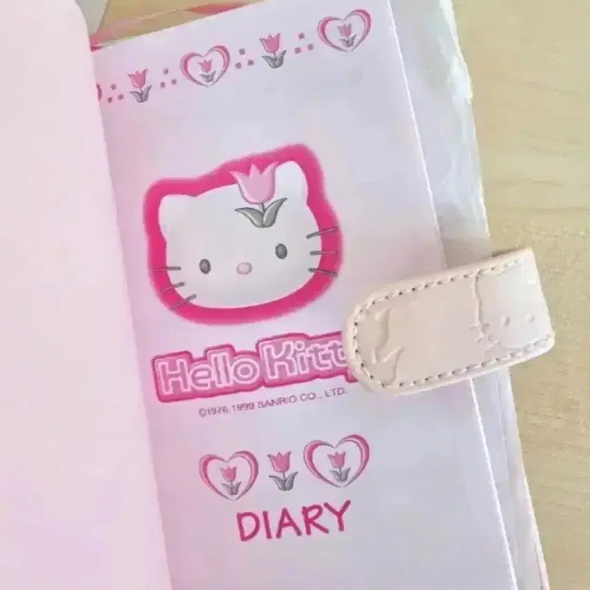 [BUNJANG] Hello Kitty Tulip Stationery Set / 튤립키티2종,튤립 키티 다이어리, 체리 키티 화일,튤립 키티 수첩