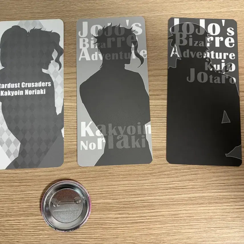 [BUNJANG] JoJo's Bizarre Adventure Unofficial Goods Bundle (3 Cards + Can Badge) / 죠죠의 기묘한 모험 비공식 굿즈 일괄 (카드3장 + 캔뱃지)