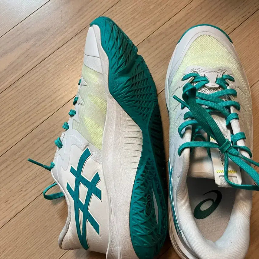 [BUNJANG] Asics Unpreased Low 2 Sneakers / 아식스 언프레아스 로우2 245