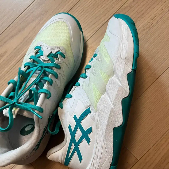 [BUNJANG] Asics Unpreased Low 2 Sneakers / 아식스 언프레아스 로우2 245