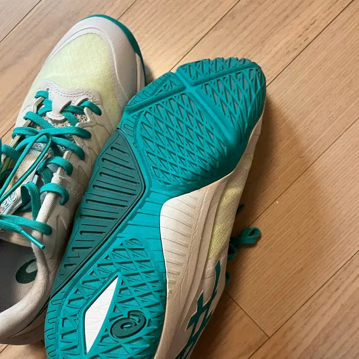 [BUNJANG] Asics Unpreased Low 2 Sneakers / 아식스 언프레아스 로우2 245