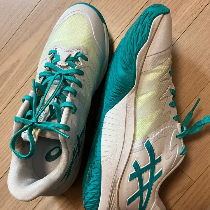 [BUNJANG] Asics Unpreased Low 2 Sneakers / 아식스 언프레아스 로우2 245