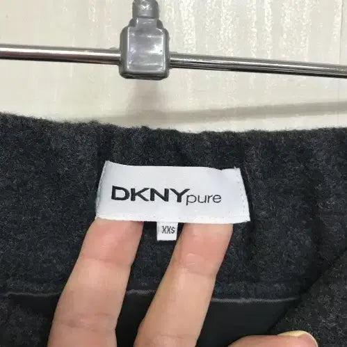 [BUNJANG] DKNY Wool Trousers / DKNY 모직 바지