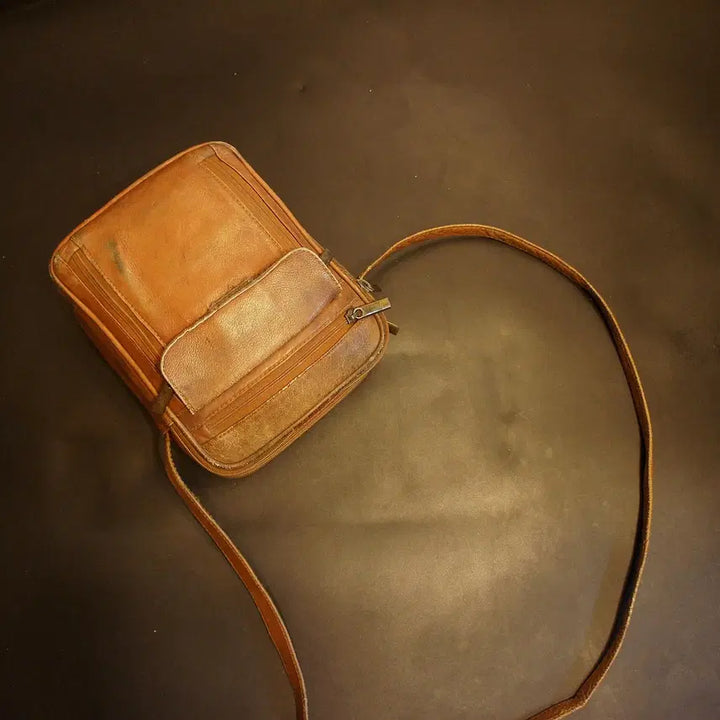 [BUNJANG] Vintage Leather Crossbody Bag / 7079 크로스가방 크로스백 가죽백 가죽가방 빈티지가방 여성가방 남자백
