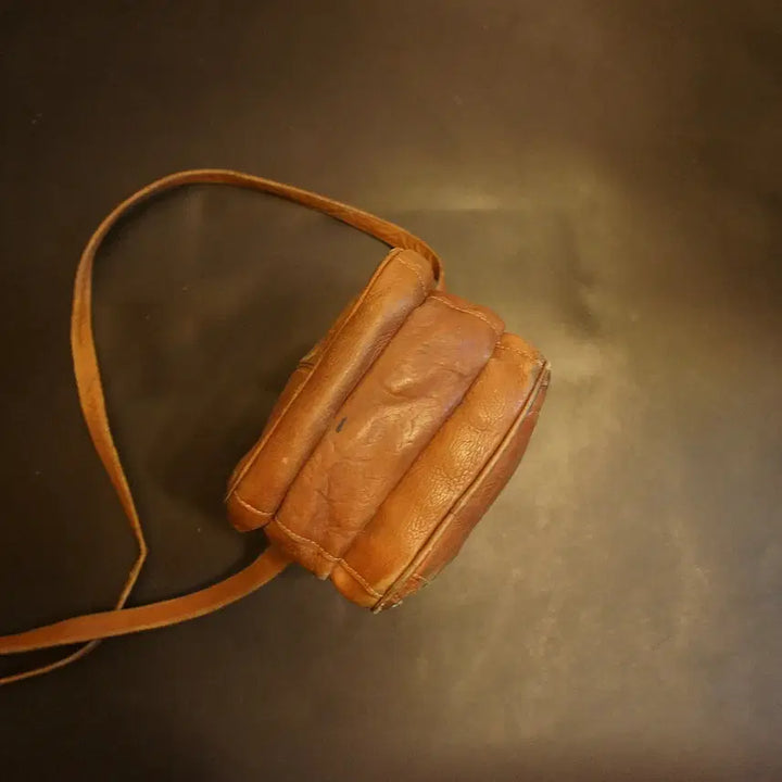 [BUNJANG] Vintage Leather Crossbody Bag / 7079 크로스가방 크로스백 가죽백 가죽가방 빈티지가방 여성가방 남자백