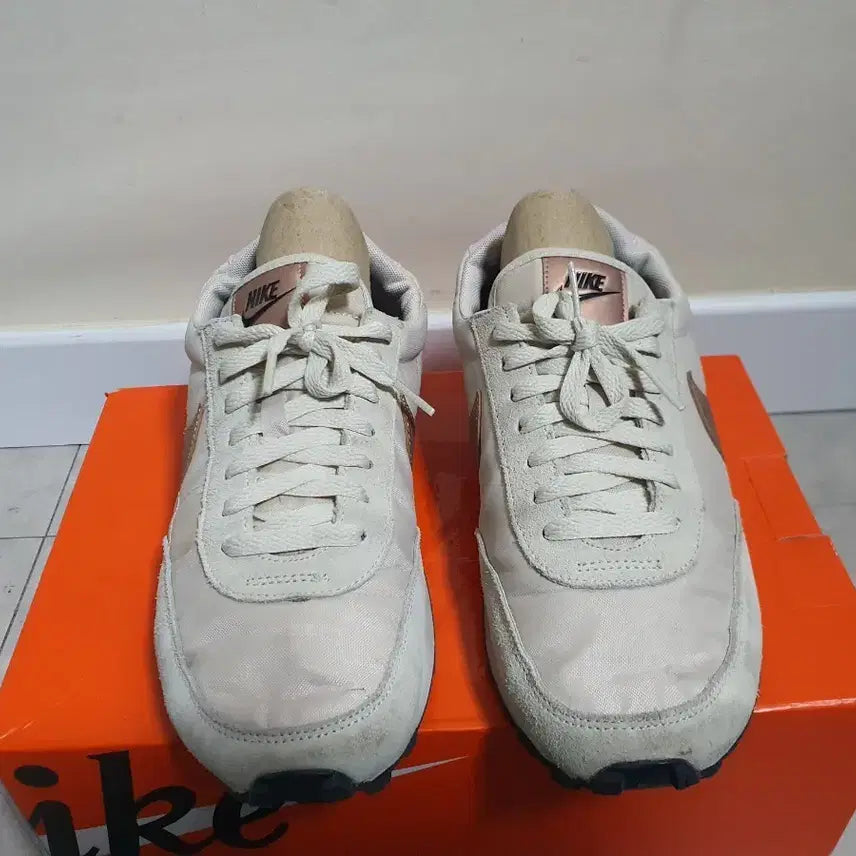 [BUNJANG] Nike Daybreak RTL Metallic Red Bronze Sneakers / 나이키 데이브레이크 RTL 메탈릭 레드 브론즈 CU5324-100, 27