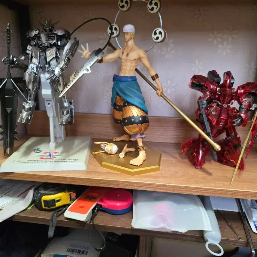 [BUNJANG] One Piece Enel Figure & Assembled Gundam Model Bundle Set / 원피스.건담 일괄로판매합니다
