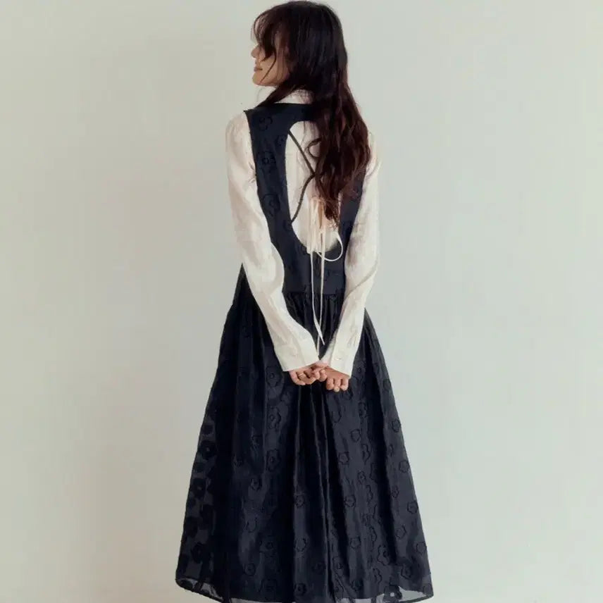 [BUNJANG] Majoone Lace Back Hole Dress / 마조네 BACK HOLE DRESS_LACE