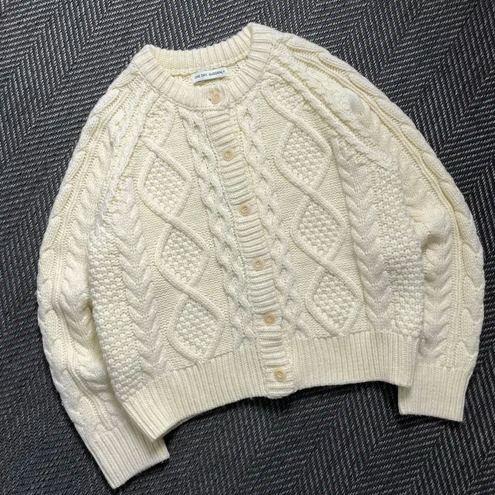 [BUNJANG] ONE DAY, SUDDENLY Ivory Cable Knit Sweater / ONE DAY, SUDDENLY 아이보리 케이블 니트y 4572