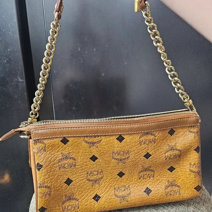 [BUNJANG] MCM Logo Mini Shoulder Bag / MCM 로고 미니 숄더백 체인 가방