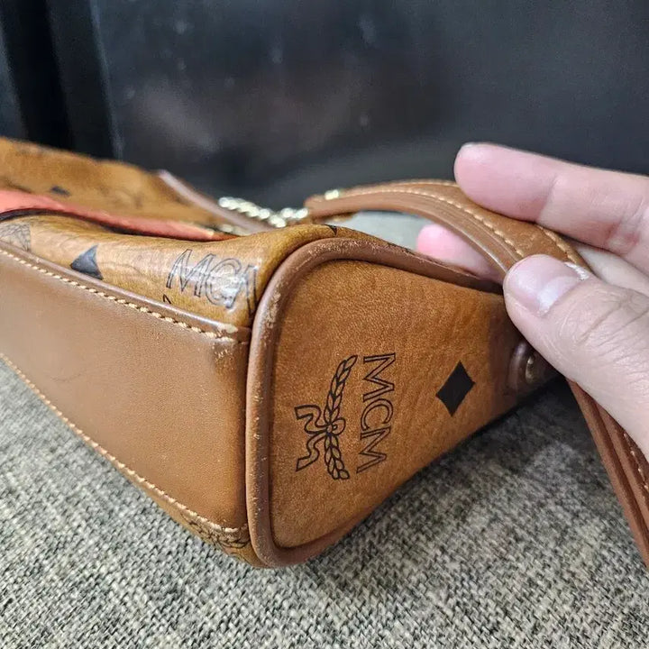 [BUNJANG] MCM Logo Mini Shoulder Bag / MCM 로고 미니 숄더백 체인 가방