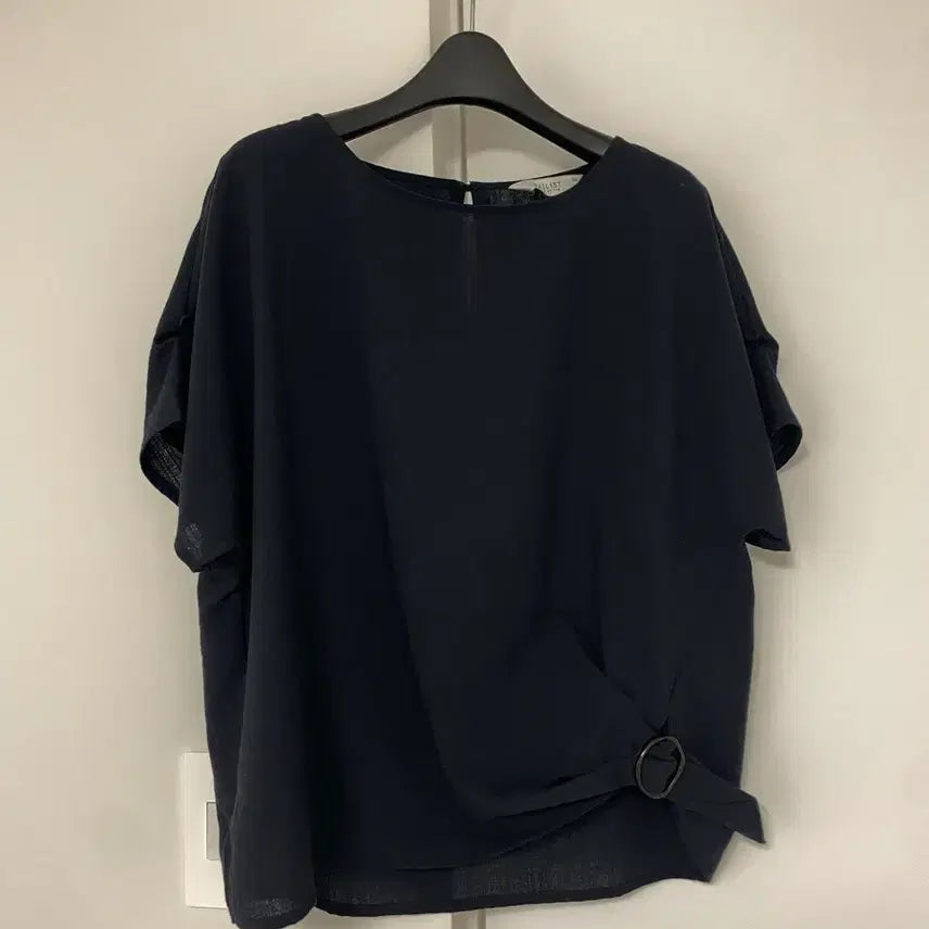 [BUNJANG] Dalist Navy Women's Blouse / Dalist 네이비 여성 블라우스 100