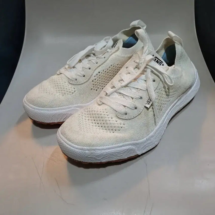 [BUNJANG] Vans Ultrarange VR3 White Knit Sneakers 240mm / 반스 울트라레인지 VR3 화이트 니트 운동화 240mm