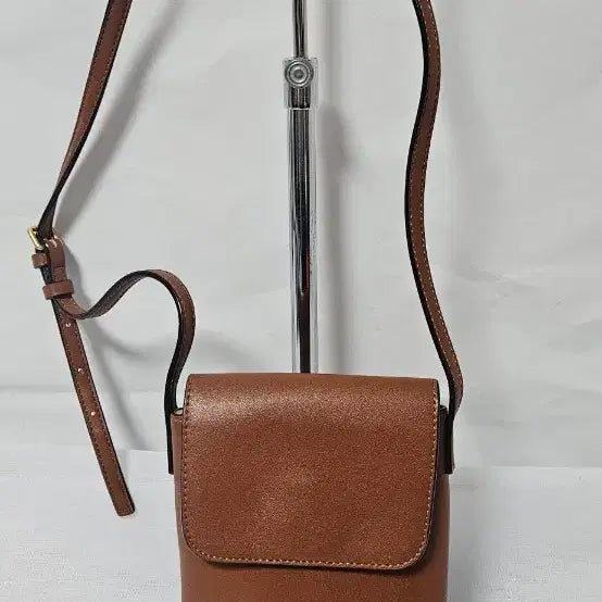 [SOLD OUT] 헤지스 브라운 가죽 미니 크로스백