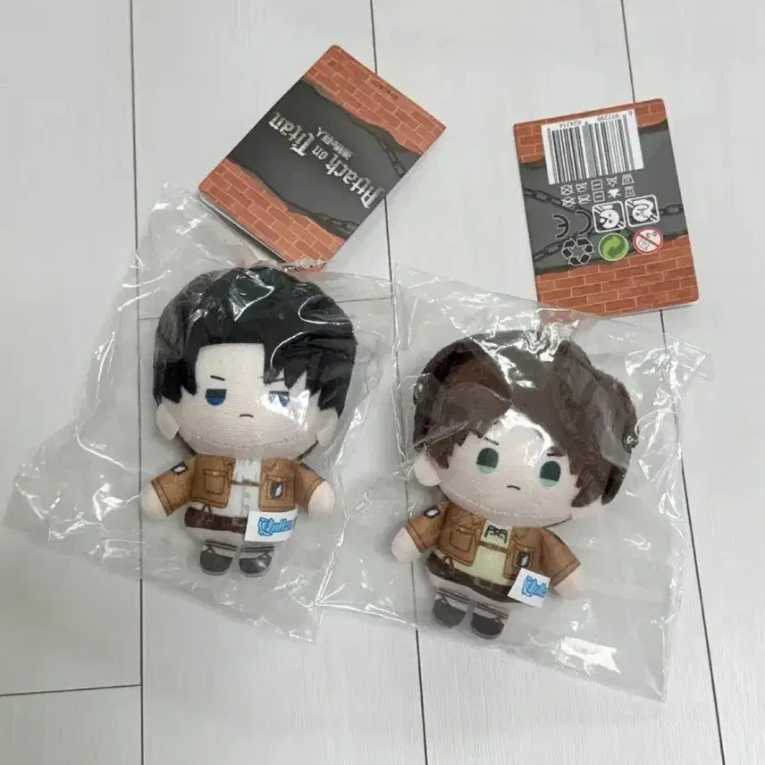 [BUNJANG] Attack on Titan Levi &amp; Eren Plush Set (Licensed Authentic) / [급처] 진격의 거인 리바이 에렌 누이 일괄 (라이센스 정품)