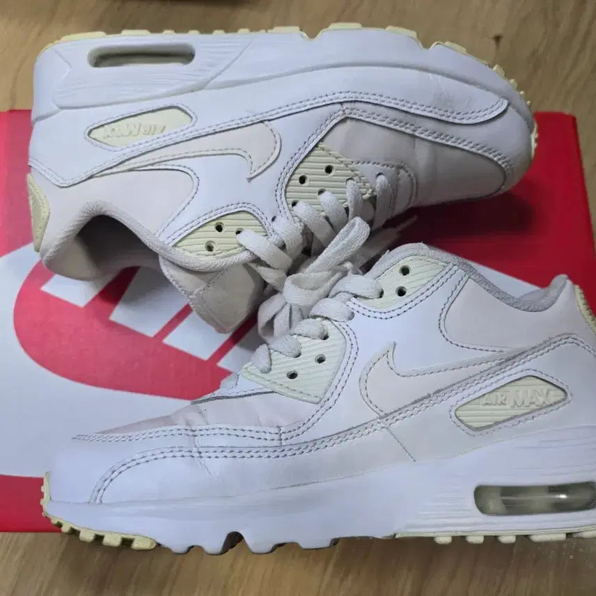 [BUNJANG] Nike Air Max 90 White Sneakers / 나이키 에어맥스90 화이트 235 판매